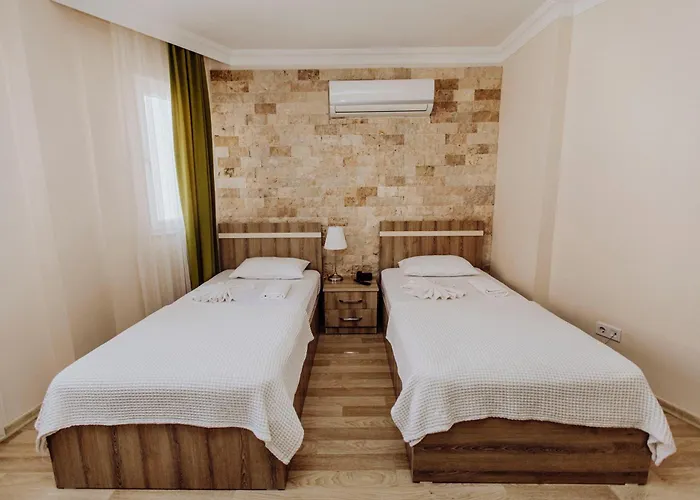 Karacan Park - Airport מלון 3*