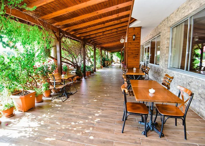 Karacan Park - Airport מלון דלמן