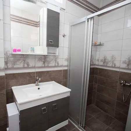 Karacan Park - Airport 호텔 3*